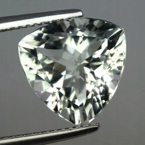 Grüner Amethyst Naturstein 5,11 ct IF