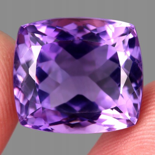 Amethyst Naturstein VVS 24,43ct