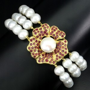 Armband aus 925er Silber mit natürlichen Rubinen und Perlen Blume