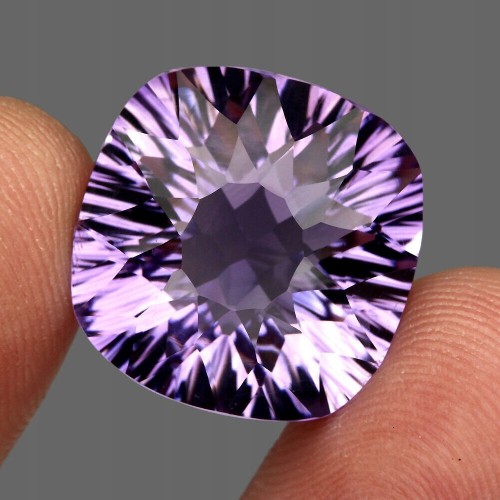 Amethyst Naturstein VVS 26,17ct