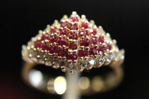 Goldring Rubine Diamanten Größe 17,5 zertifiziert