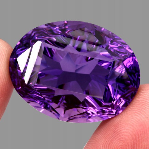 Amethyst Naturstein IF 85,6ct riesig