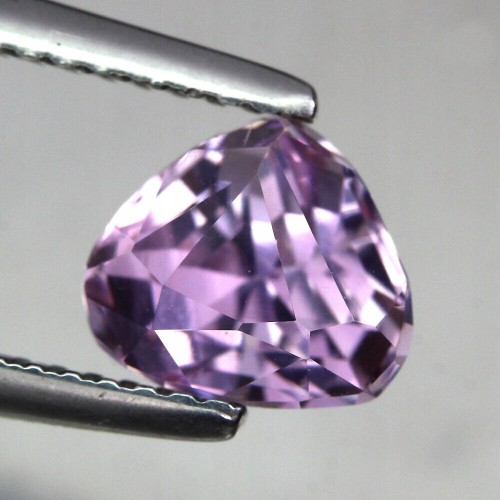 Naturstein Cossite 1,75ct VVS Herz