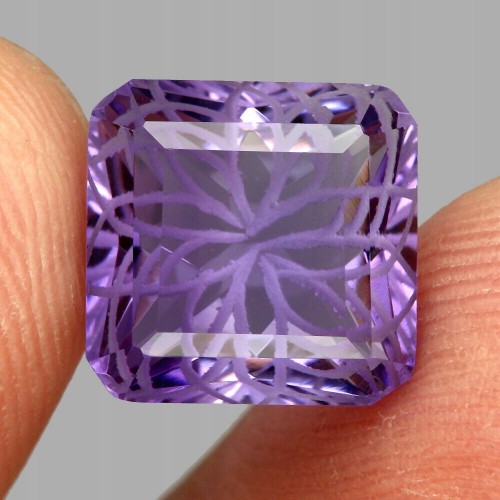 Naturstein Amethyst 6,70 ct VVS geschnitzt