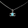 Eine zarte Silber-Opal-Halskette mit feureopal und  Zirkonia