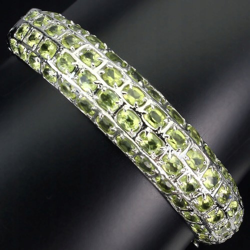 Schönes Armband aus 925er Sterlingsilber mit natürlichem Peridot