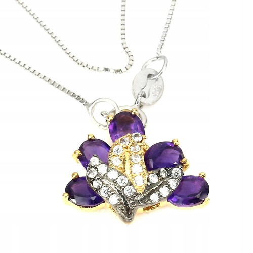 Eine silberne Halskette aus natürlichen Amethysten und weißem Topas