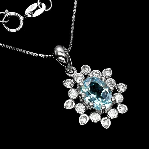 Halskette aus 925er Silber mit natürlichen Sky Blue Topas und Zirkonia