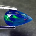 Opalschwarzer Naturstein 0,81 ct