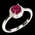 Feiner Ring aus Sterlingsilber mit natürlichem Rubin Größe 14