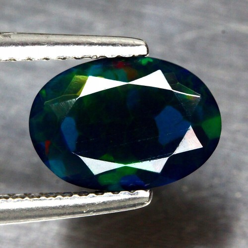 Opalschwarzer Naturstein 1,02ct