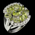 Natürlicher Olivin Ring Größe 14,5 silberne Zirkonia