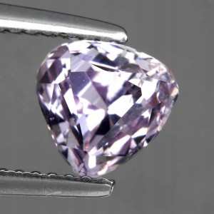 Kunzit Naturstein 1,96ct VVS Herz