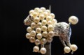 Pudelbrosche in natürlichem Silber 925 mit Perlen