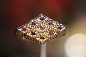 Goldring 0,375 natürliche Amethyste Größe 15