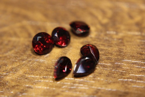 Granate Natursteine ​​3,50 ct 6 Stk