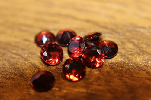 Granate Natursteine ​​4,75 ct 9 Stk