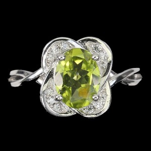 Zarter Silberring mit natürlichem Peridot Größe 14