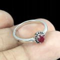 Zarter Ring mit natürlichen Rubin Spinellen Größe 17