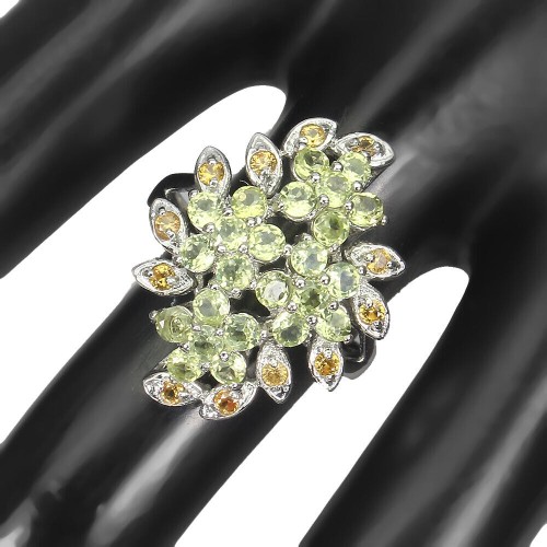 Ring aus 925er Sterlingsilber mit Olivin Saphiren Songea Größe 16