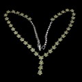 Schöne Halskette aus Sterlingsilber mit natürlicher Peridot Blume