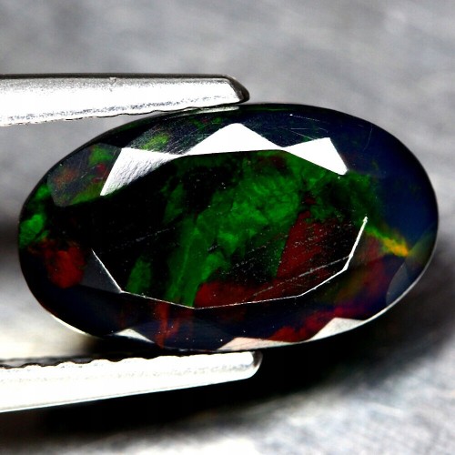Opal schwarzer Naturstein 1,3 ct AAA IF