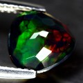 Opalschwarzer Naturstein 1,52 ct AAA