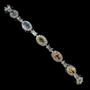 Wunderschönes Armband mit natürlichen Songea Saphiren und Zirkonia