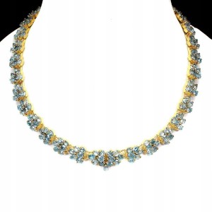 Silberne Halskette mit natürlichen blauen Zirkonen 925
