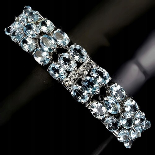 Elegantes silbernes Armband mit natürlichem Topas Sky