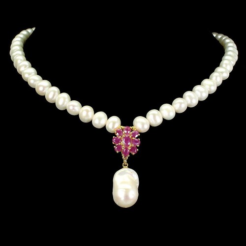 Elegante Halskette mit natürlichen Rubinen und Silber Perlen