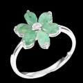 Silberner zarter Ring mit Smaragden Blume Größe 14