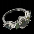 Silberner wunderschöner Ring mit schwarzen Opalen und Topas Größe 15