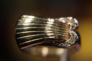 Goldring mit Diamanten Größe 14