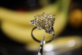 Ausgefallener Goldring mit Kugeln