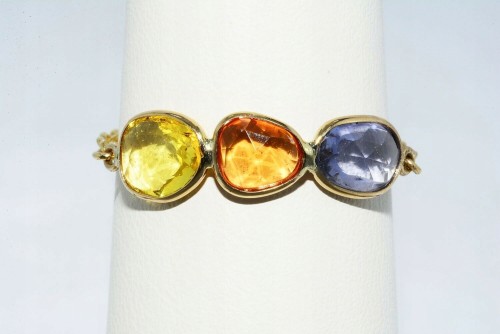 Ring naturfarbene goldene Saphire