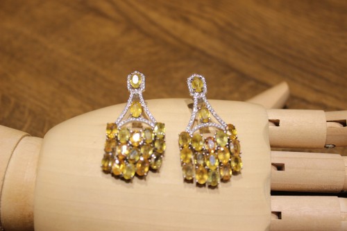 Wunderschöne Songea Saphir Ohrringe mit Zirkonia