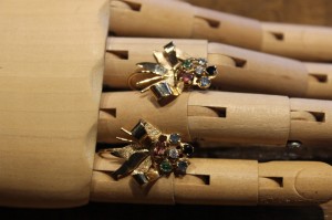 Goldohrringe Saphire Diamanten zertifiziert