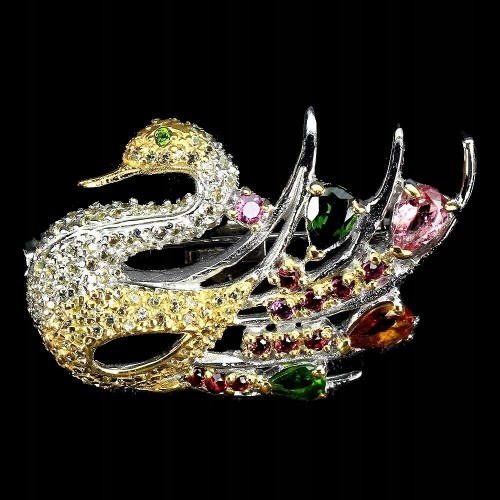 Schwanen Brosche aus Silber mit natürlichen Turmalin Saphiren