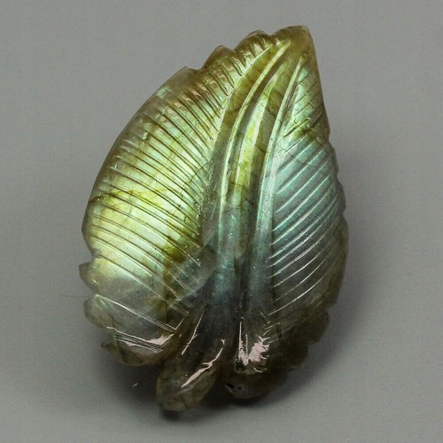 Naturstein Labradorit 59,5ct Blatt