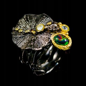 Künstlerischer schwarzer Opal Topas Ring Größe 15,5