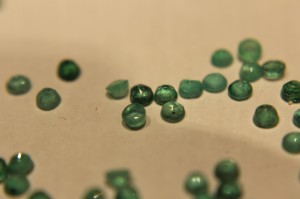 Naturstein Smaragd 2.6x1.1mm