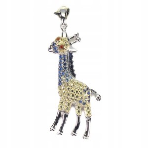 Giraffen Anhänger mit natürlichen blauen Songea Saphiren