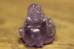 Amethyst Naturstein Buddha 5,74g (28,7ct)