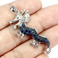 Silberner Drache Anhänger mit natürlichen blauen Saphiren