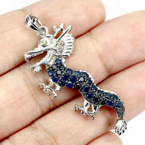 Silberner Drache Anhänger mit natürlichen blauen Saphiren