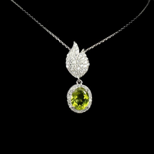 Halskette aus 925er Silber mit natürlichen Peridot Zirkonia