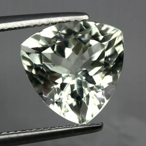 Grüner Amethyst Naturstein 5,3 ct IF