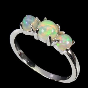 Silberner zarter Ring Feueropale Größe 14