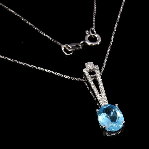Zarte Halskette aus Swiss Blue Topas aus 925er Silber